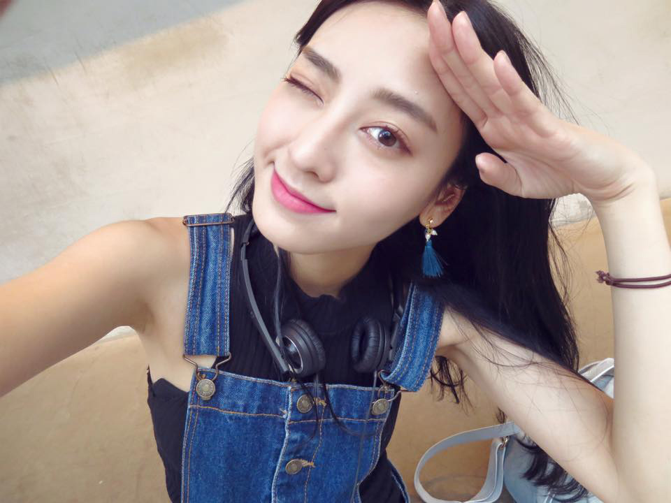 点击大图看下一张：清纯可爱美女周伊琏甜美靓丽很迷人