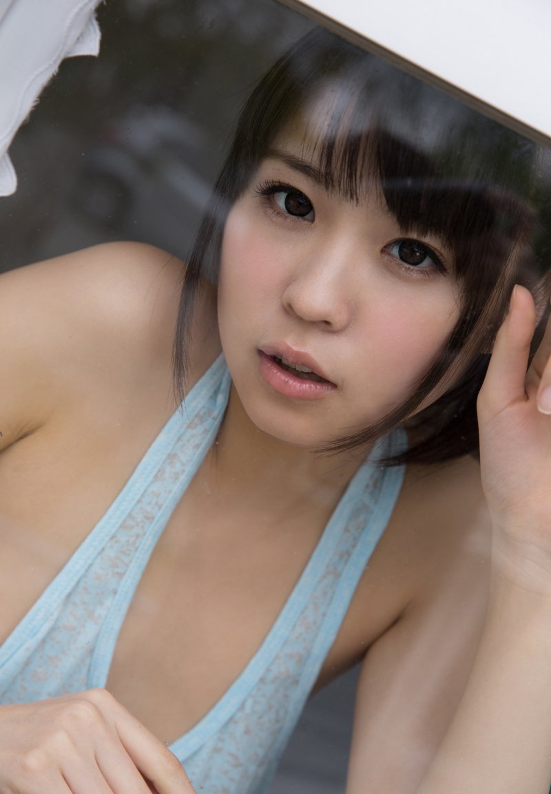点击大图看下一张：大眼萌妹Yura Sakura性感写真