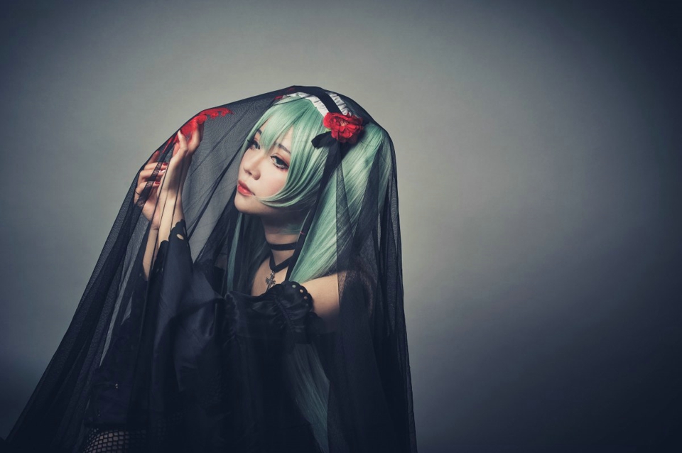 点击大图看下一张：初音未来禁忌之恋坎特雷拉cos图片