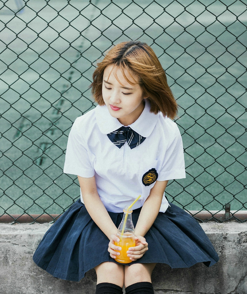 点击大图看下一张：短发韩系妹子纯净美丽橘子味汽水
