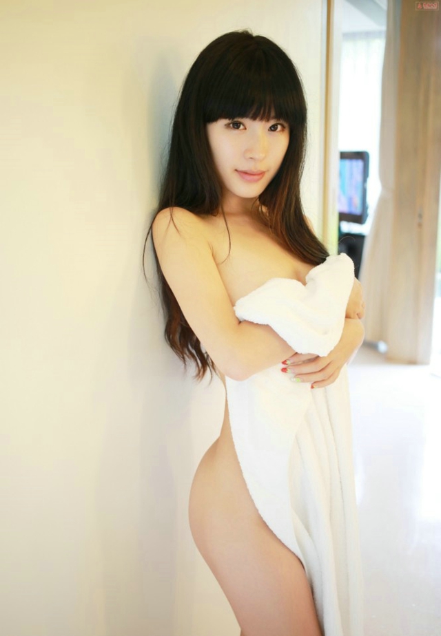 点击大图看下一张：私房性感白皙美女刘雪妮出浴诱惑写真