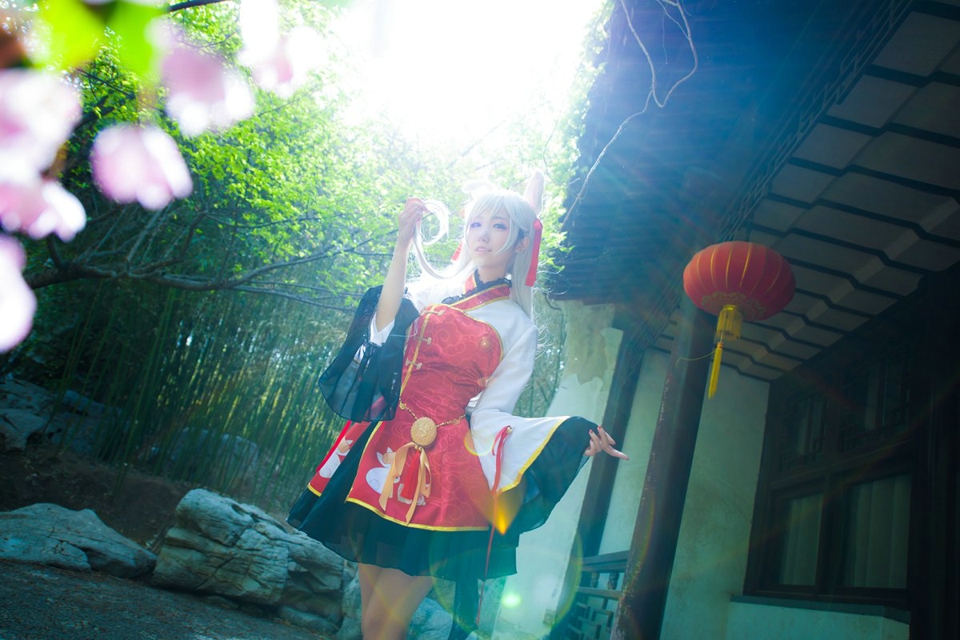 点击大图看下一张：卖萌兔女郎奇迹暖暖月宫蟾兔Cosplay图片