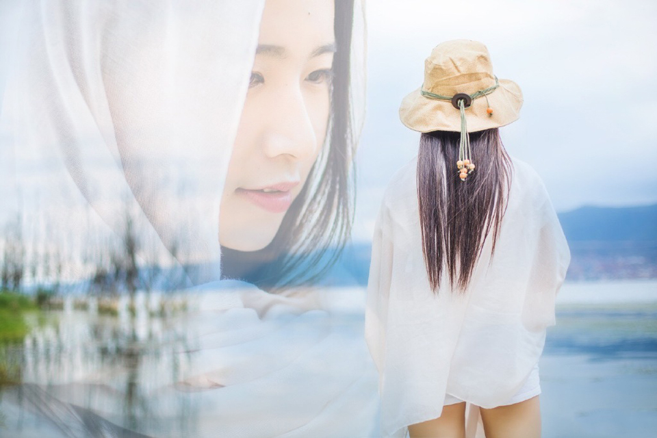 点击大图看下一张：向日葵女神湖畔唯美浪漫写真