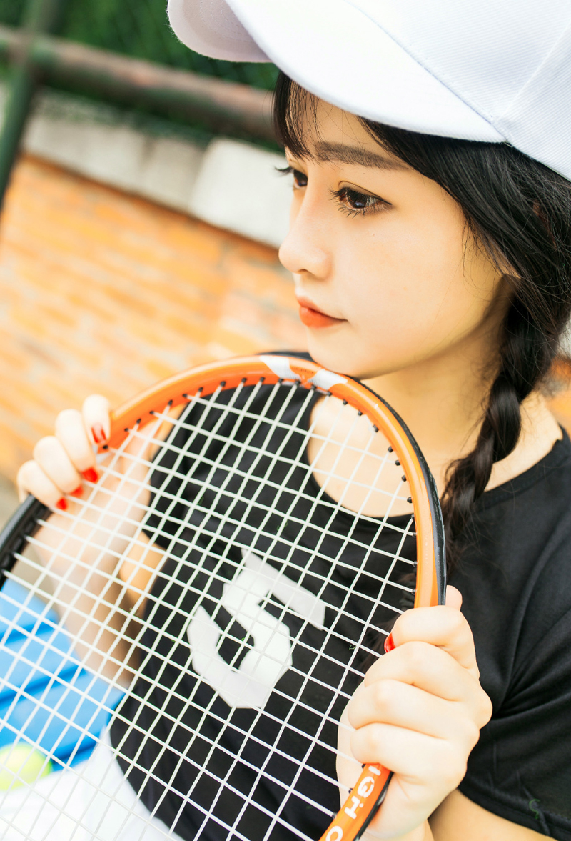点击大图看下一张：可爱网球少女俏皮可爱青春无敌