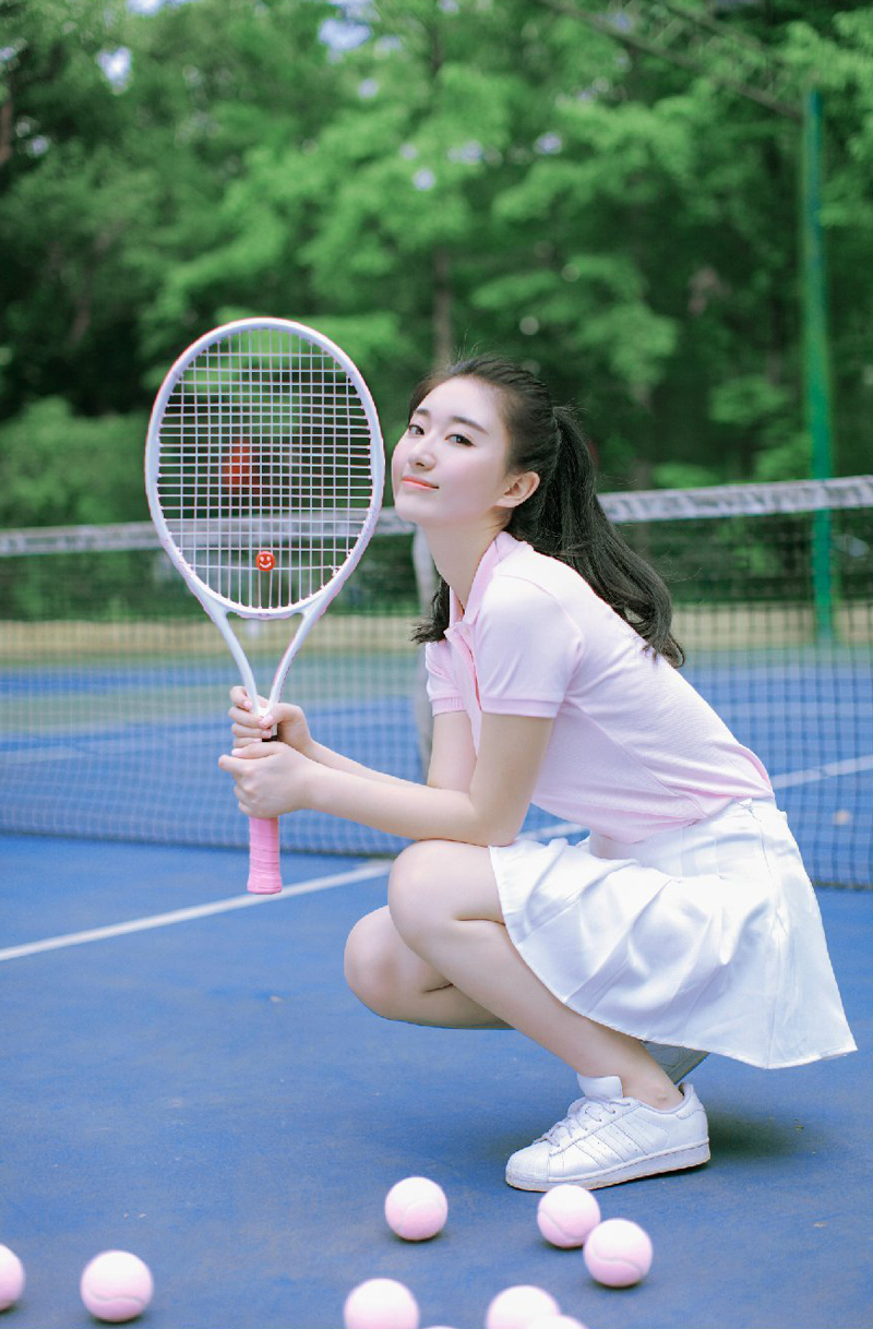 点击大图看下一张：网球少女岳丹阳活力写真青春无敌