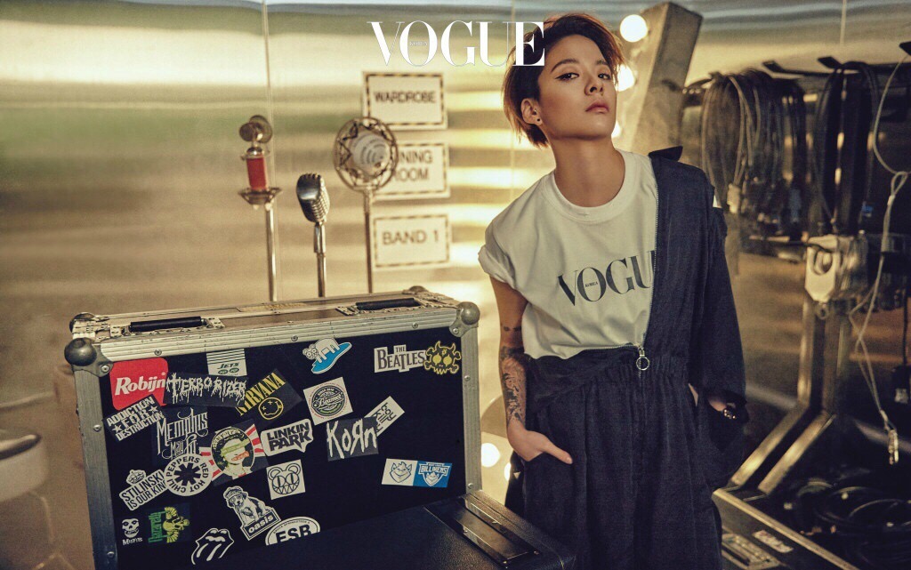 点击大图看下一张：Vogue Korea April 2016 fx合集