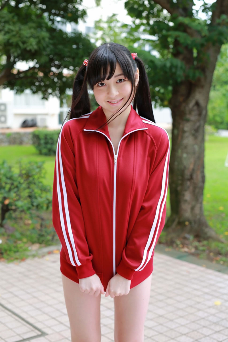 点击大图看下一张：日本制服美女小鮒莉紗双马尾俏皮可爱