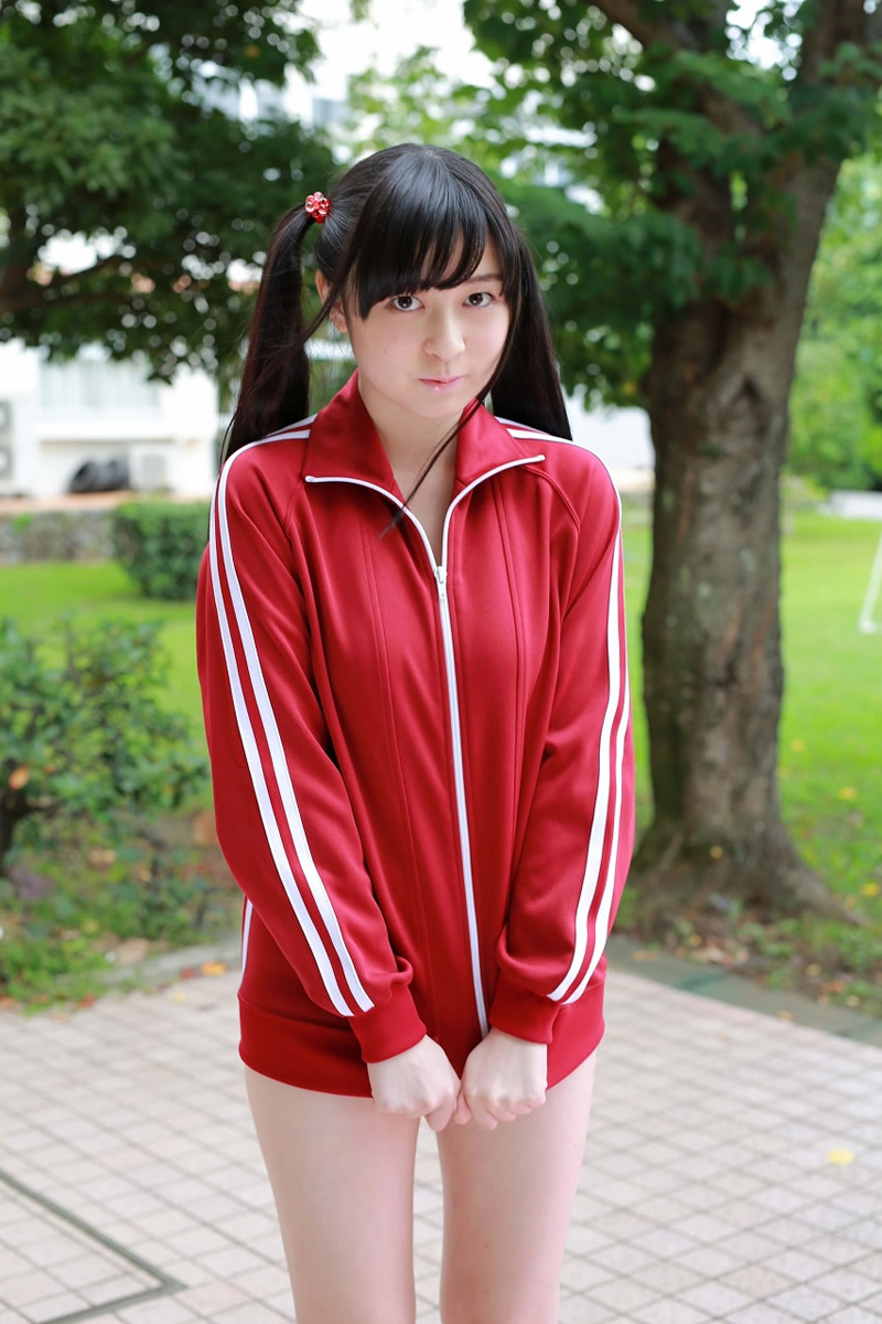 点击大图看下一张：日本制服美女小鮒莉紗双马尾俏皮可爱