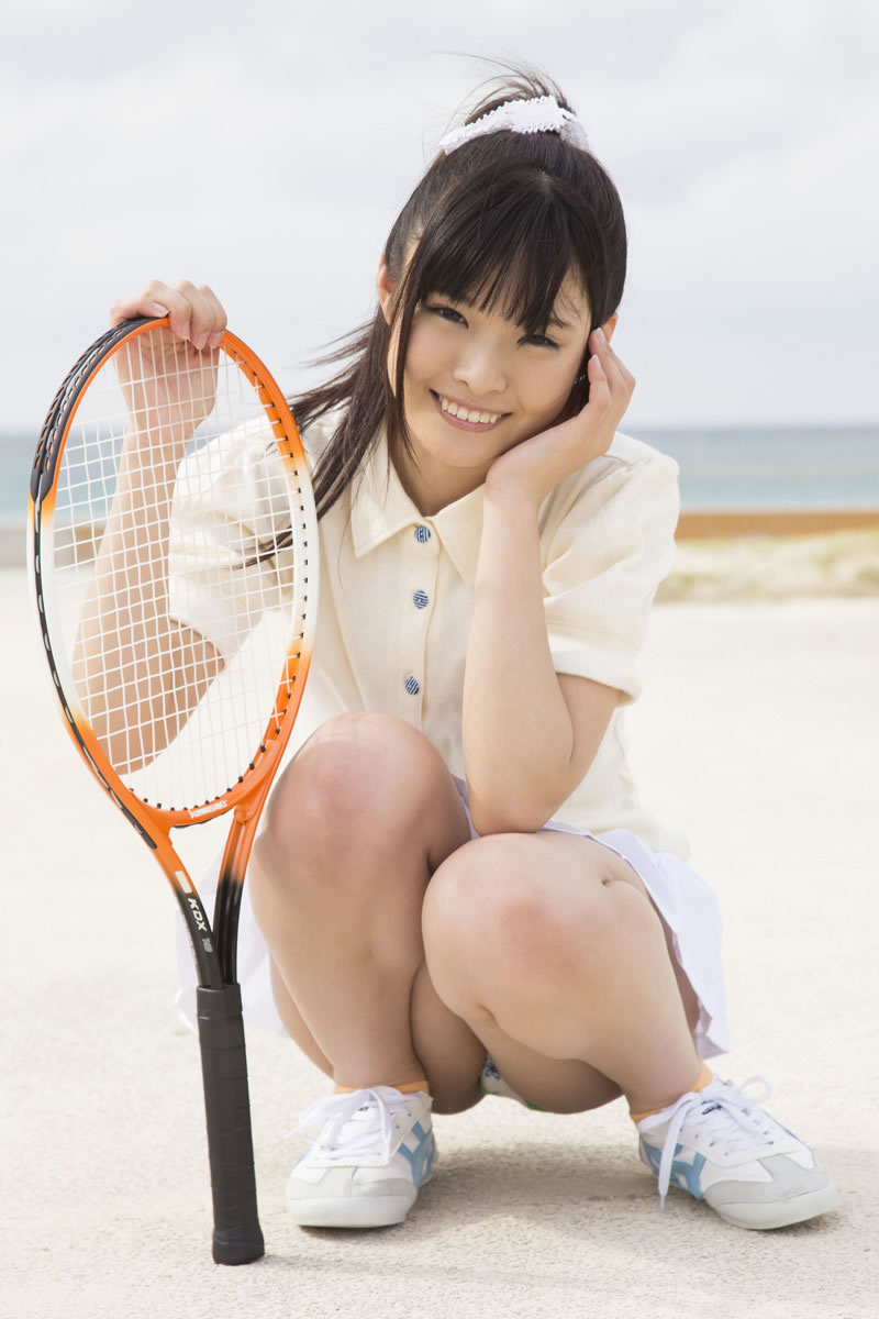 点击大图看下一张：清纯日本妹子棒球写真性感可人