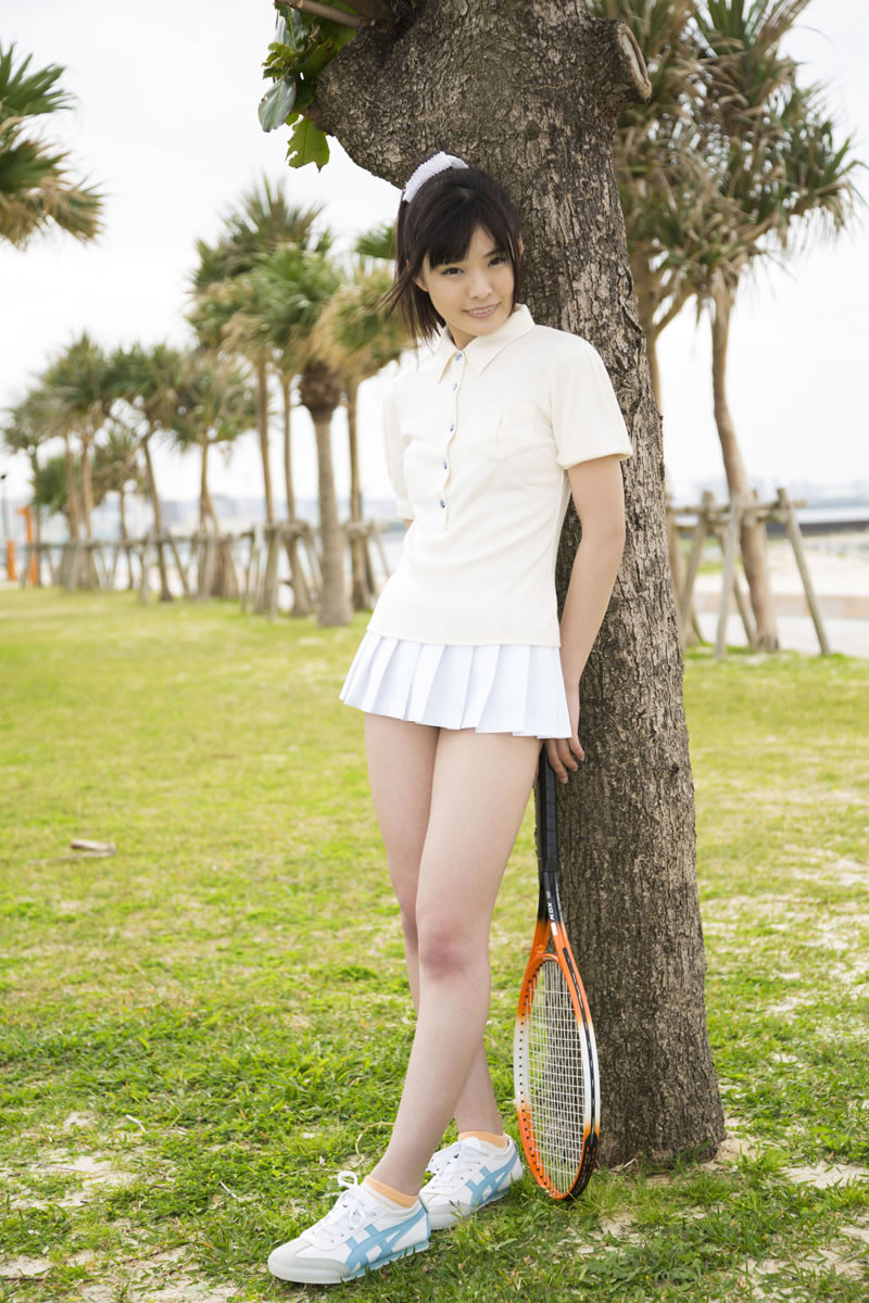 点击大图看下一张：清纯日本妹子棒球写真性感可人