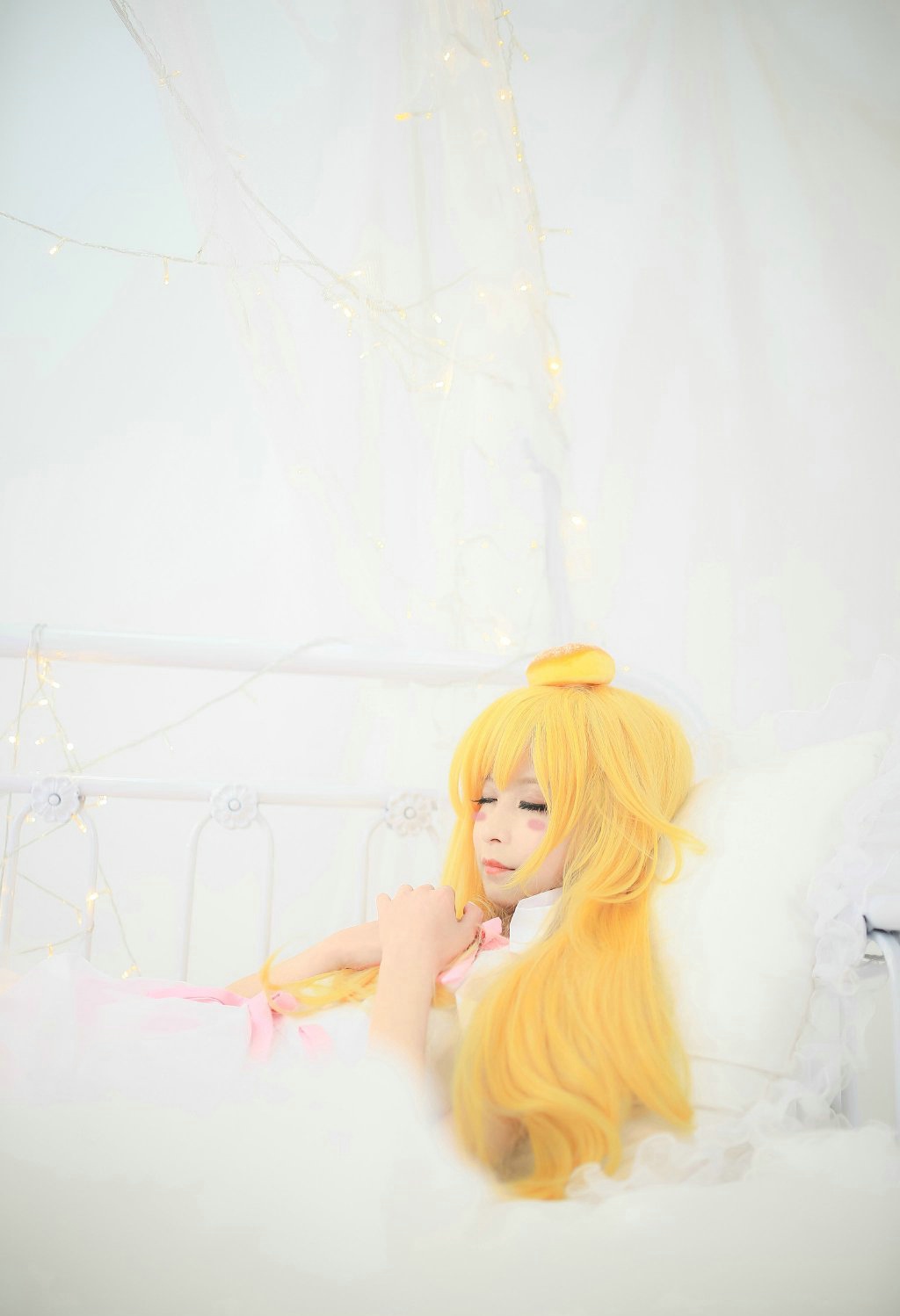 点击大图看下一张：娇柔妹子cos物语系列忍野忍洁白美丽