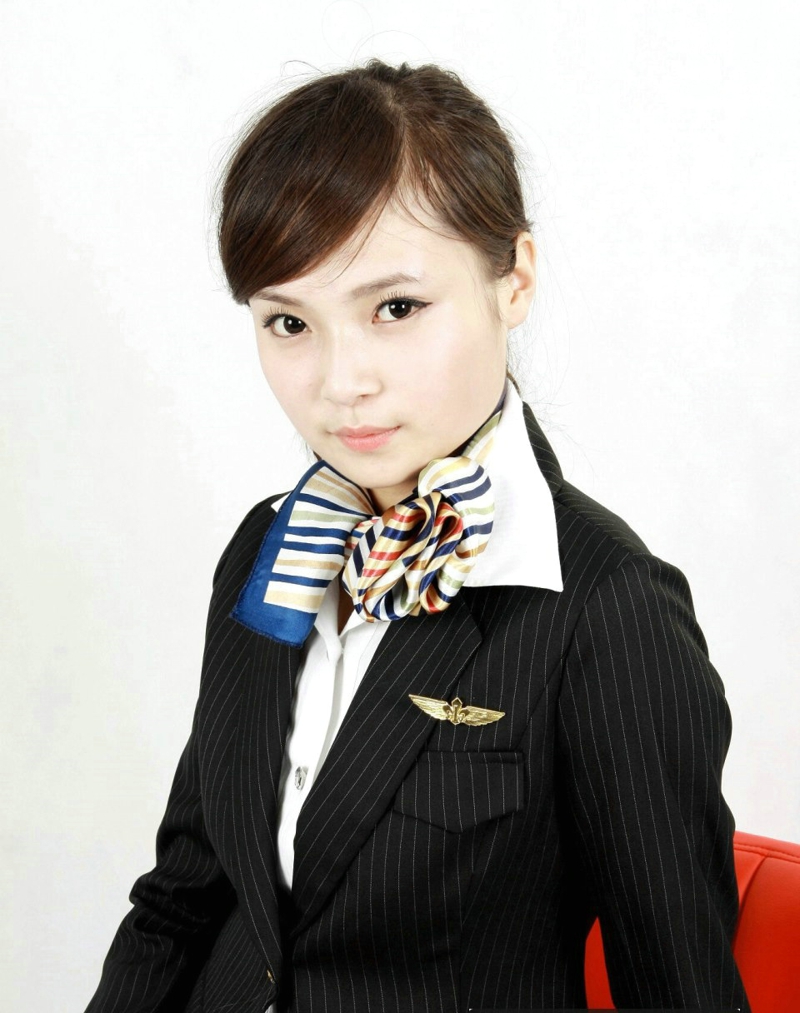 点击大图看下一张：JAL日式空乘制服美女阳阳肉丝美腿形象十足
