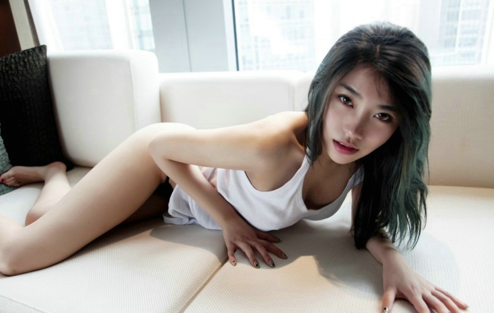 点击大图看下一张:许诺Sabrina背心丁字裤美臀酥胸妖娆多姿