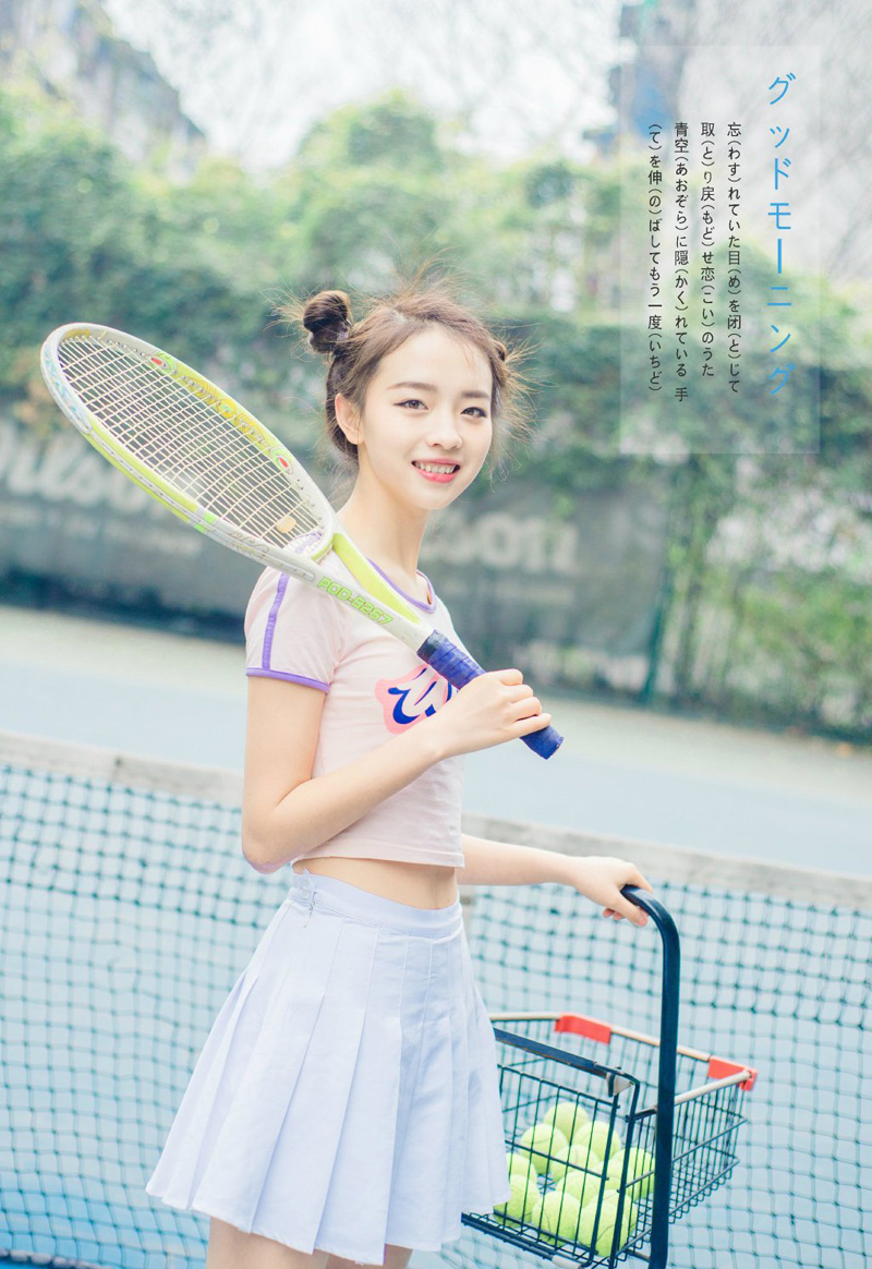 点击大图看下一张：可爱丸子头网球少女粉嫩俏皮活力四射