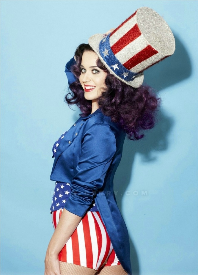点击大图看下一张：Katy Perry于2012年为《PARADE》杂志拍摄的未曝光写真