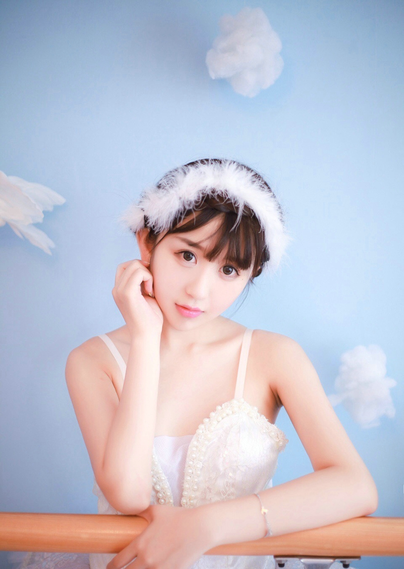 点击大图看下一张：甜美娇小少女单纯漂亮可人