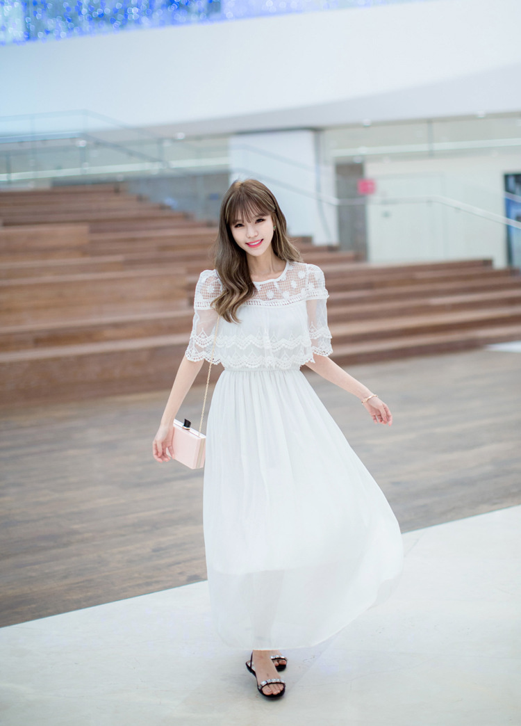 点击大图看下一张：白皙模特长裙飘逸似仙女