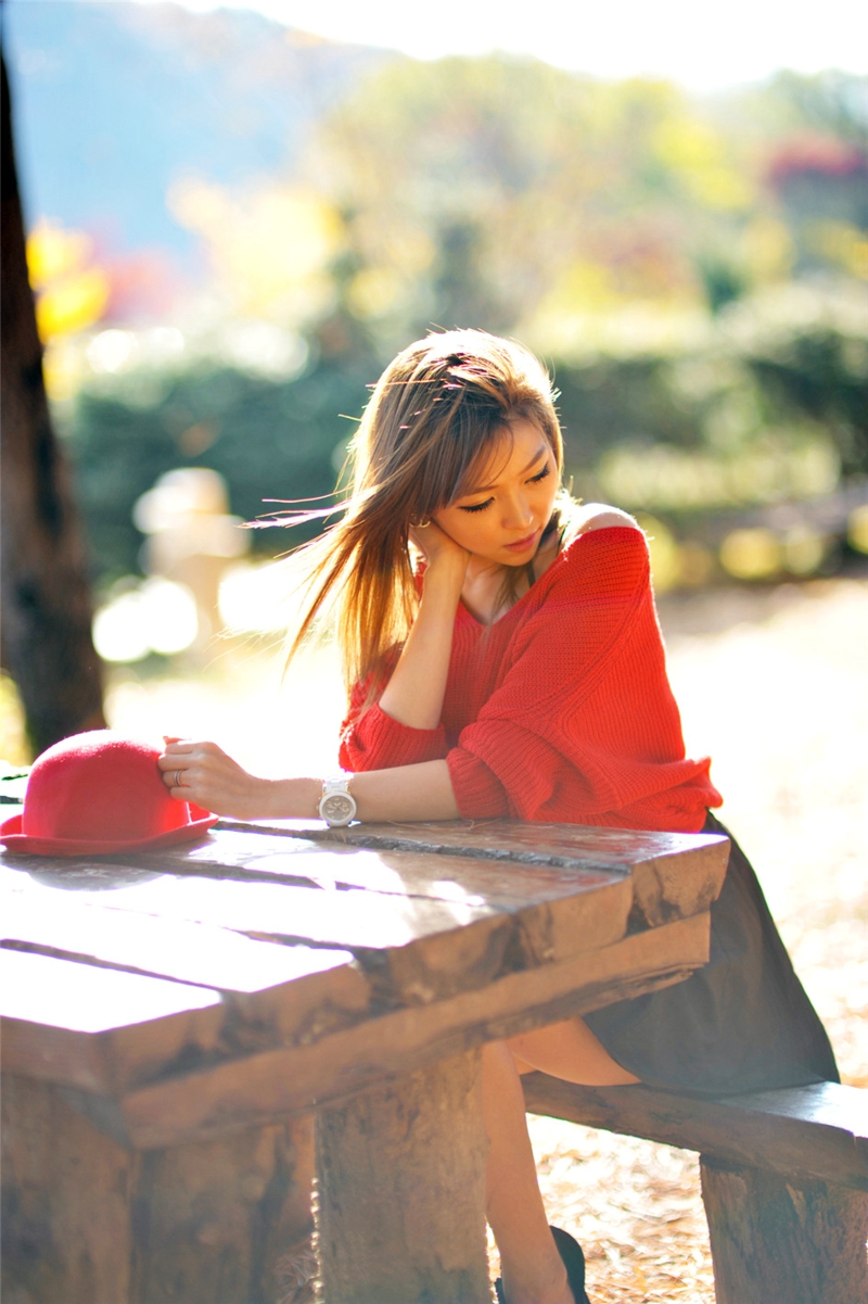 点击大图看下一张：韩国气质女神李恩惠制服阳光高挑迷人写真