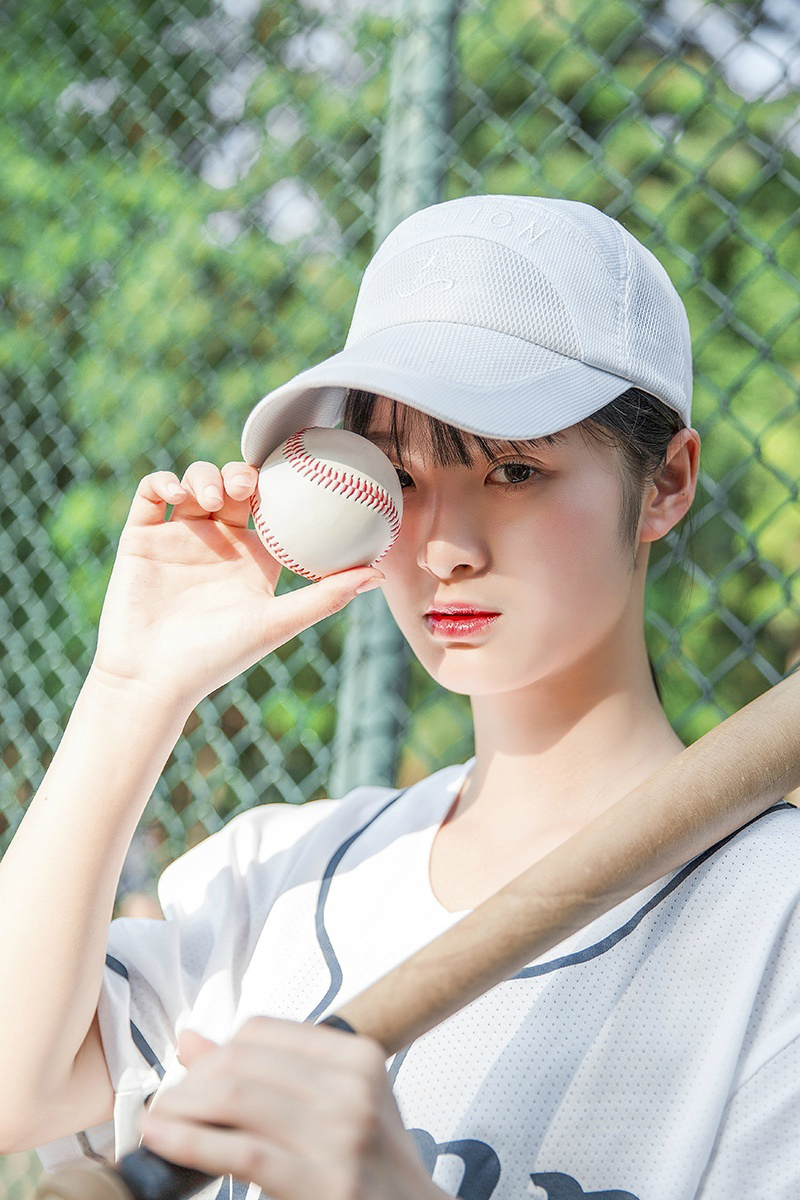 点击大图看下一张：靓丽棒球少女清新写真