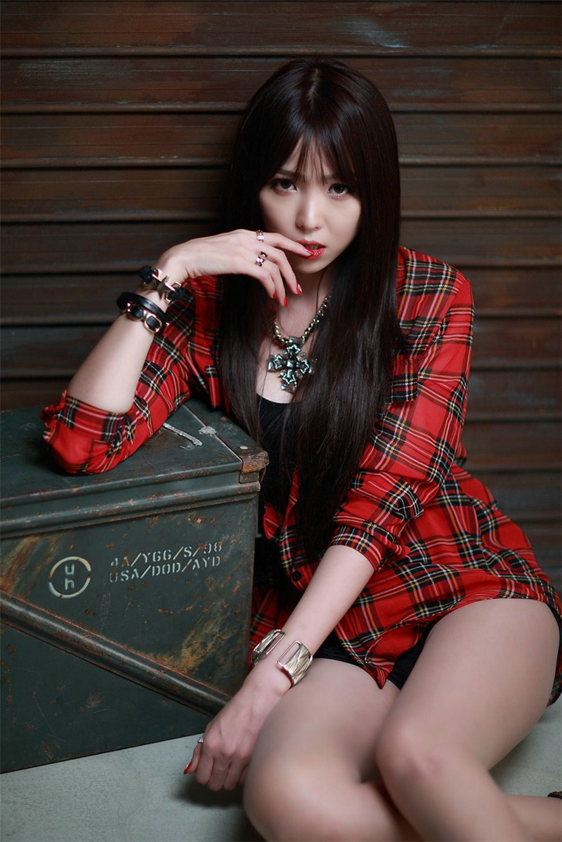 点击大图看下一张：韩国性感女神李恩慧甜美气质美腿写真