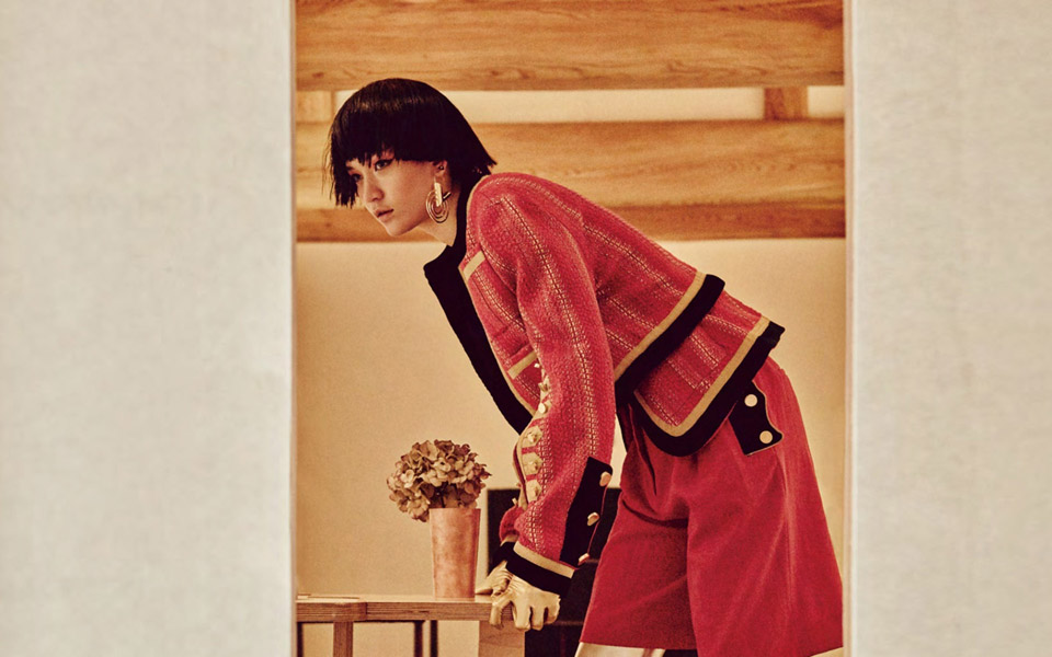 点击大图看下一张：日本混血超模松冈莫娜时尚写真