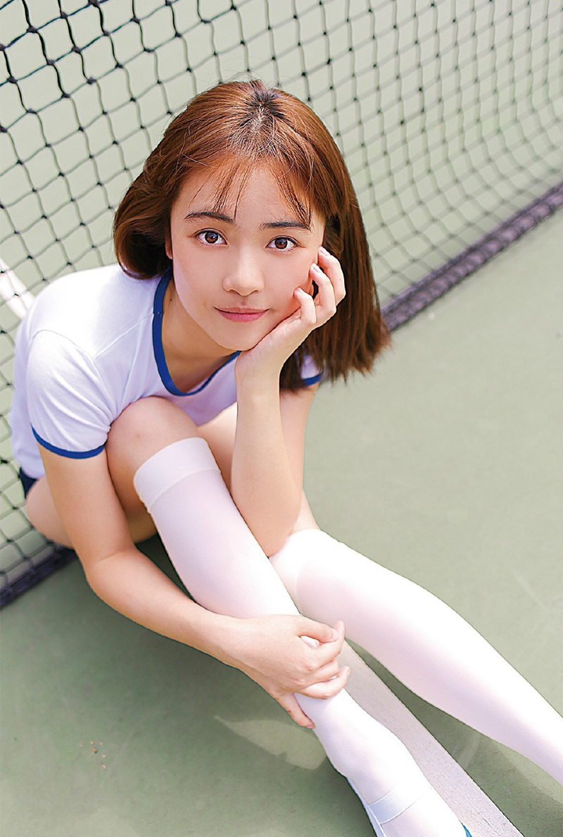 点击大图看下一张：可爱活力运动少女网球场气质写真