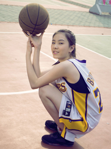 帅气篮球少女活力写真甜美笑容迷人