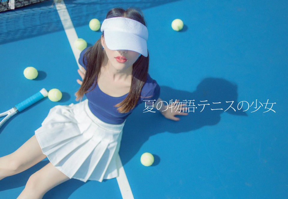 点击大图看下一张：清新网球少女蓝色运动服吸睛写真