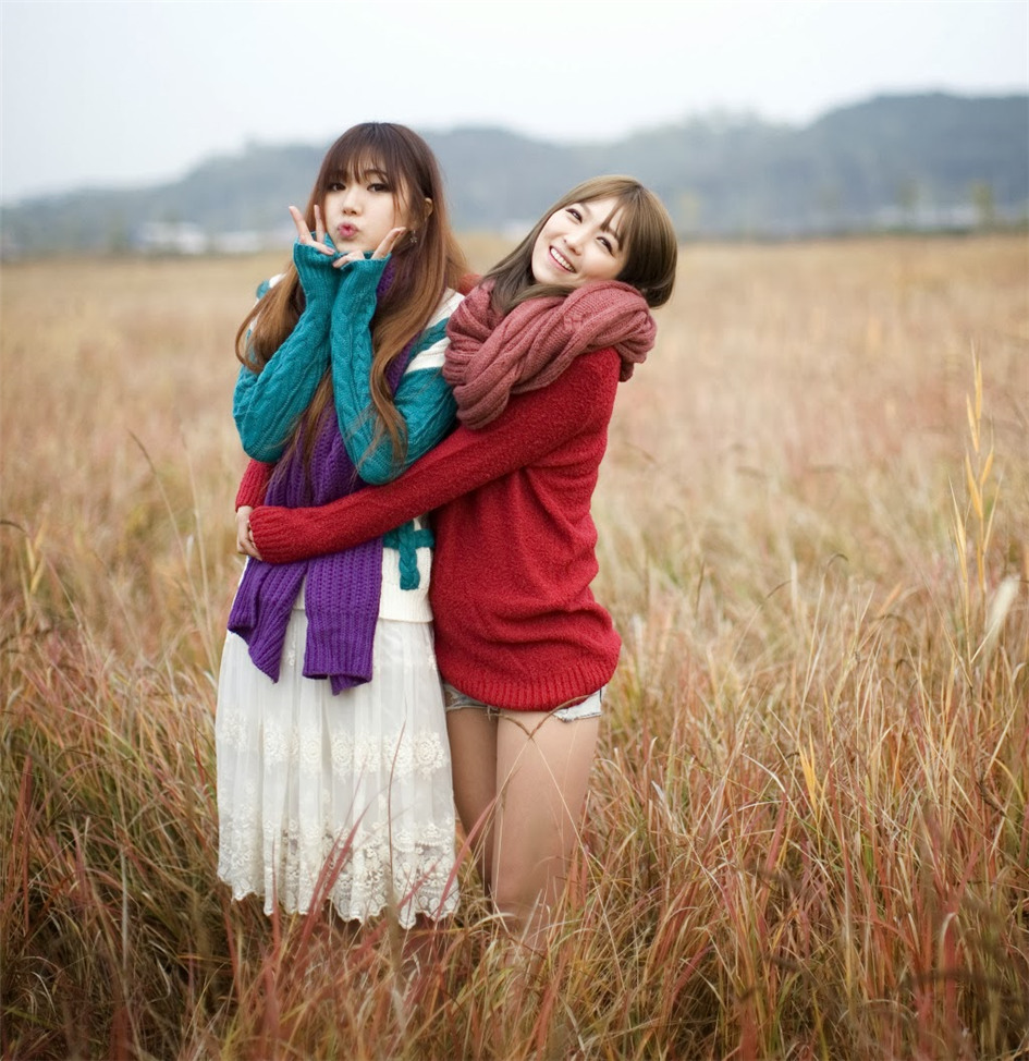 点击大图看下一张：韩国清纯女神李恩慧冬季清新户外写真温馨动人