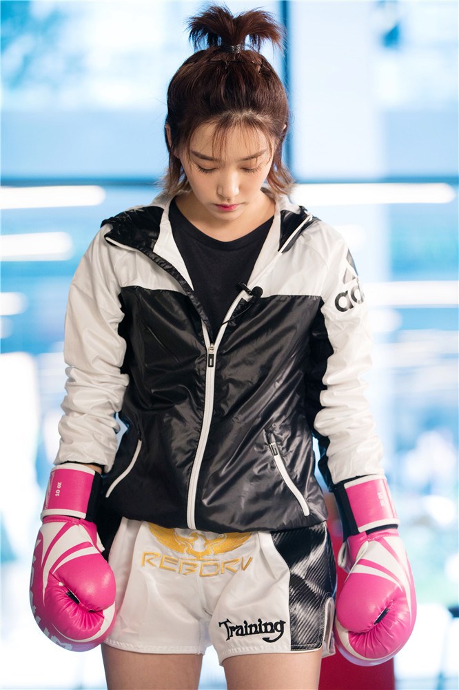 点击大图看下一张：阚清子亲身助阵奥运变身怪力拳击少女