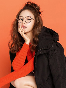 韩国演员高宝洁时尚写真