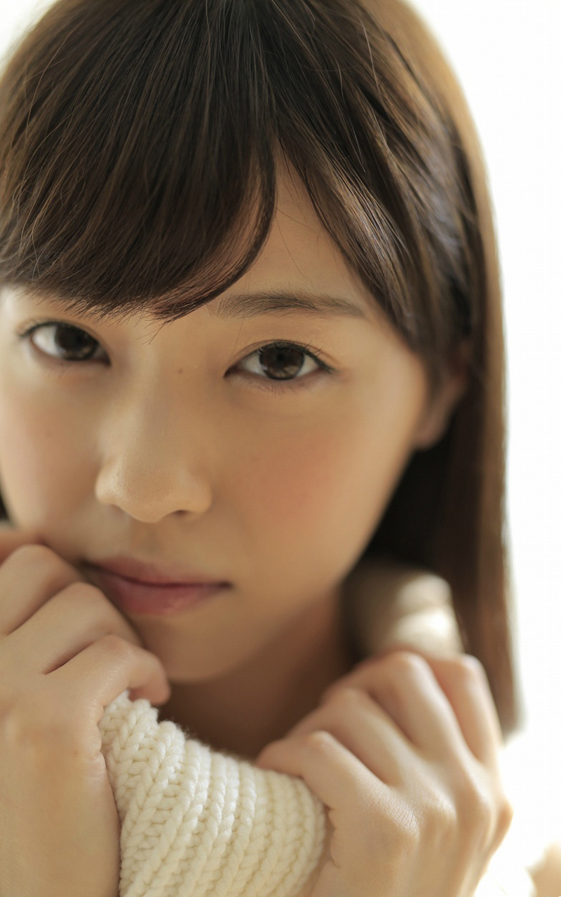 点击大图看下一张：日本美女西野七濑清纯面容写真图