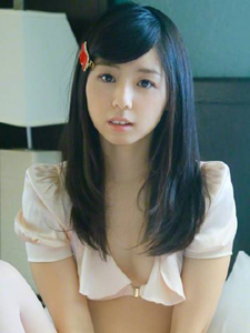日本美女演员小池里奈性感写真