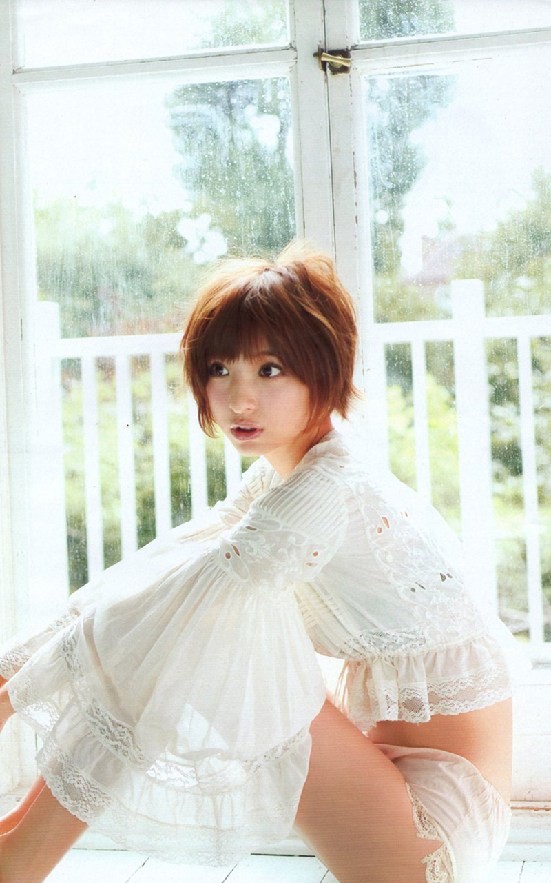 点击大图看下一张：短发美女筱田麻里子性感私房写真