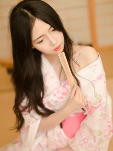 日系和服粉嫩美女高颜值气质写真