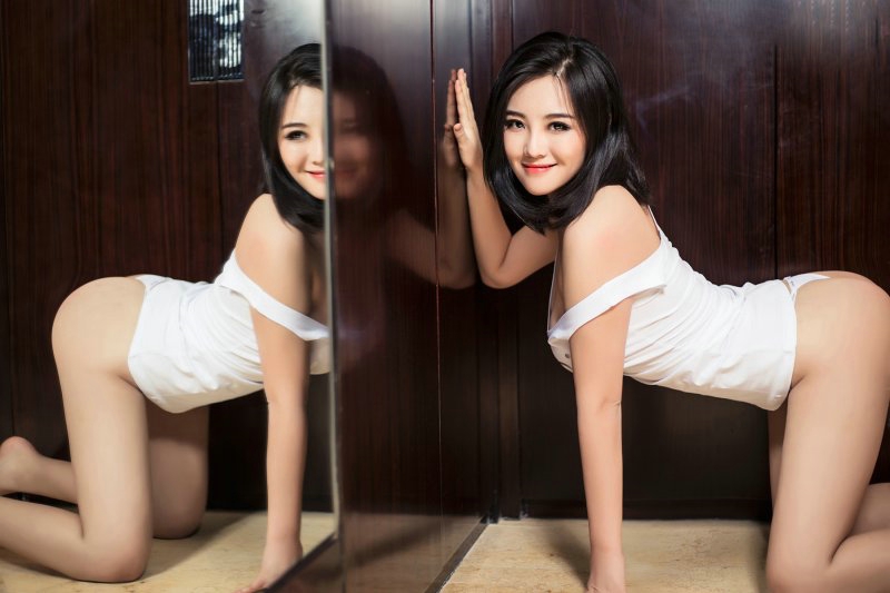 点击大图看下一张：丰满美女高萌萌大奶肥臀风情婀娜多姿