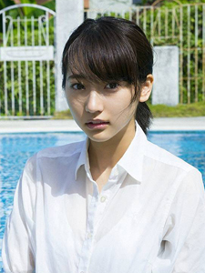 日本女星武田玲奈泳池湿身写真