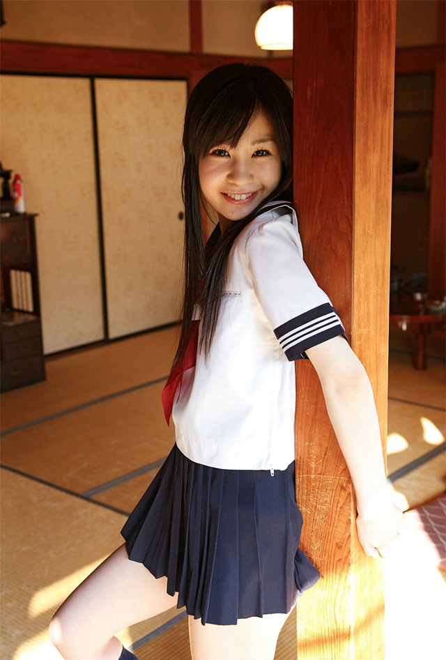 点击大图看下一张：清纯日系制服少女甜美可爱惹人爱