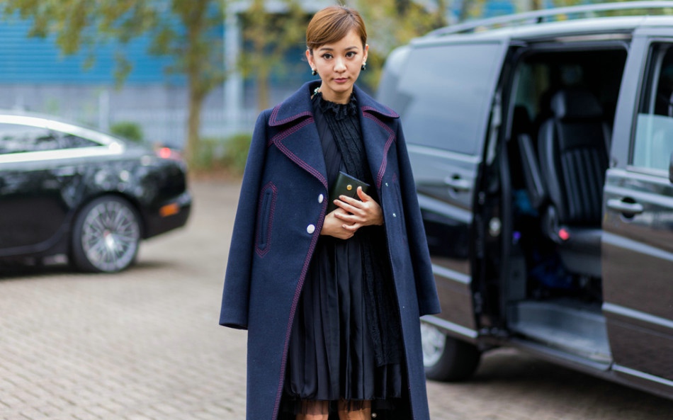 点击大图看下一张：陈意涵伦敦连看两秀 小黑裙造型优雅可爱