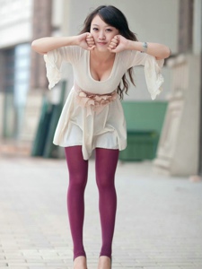 清纯美女紫色连裤袜阳光风韵高挑迷人