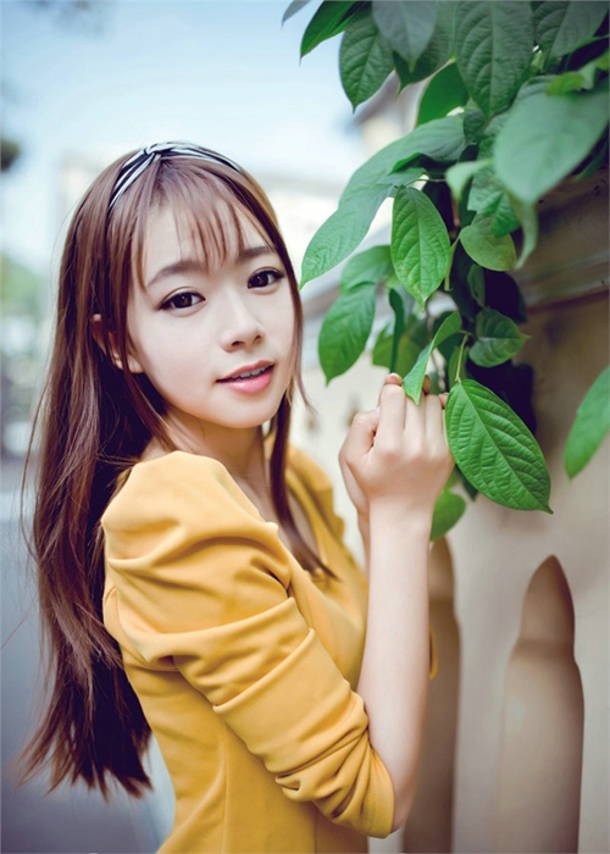 点击大图看下一张:清纯俏皮萌妹粉嫩白皙阳光甜美写真