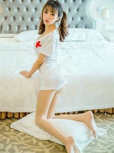 性感腿模护士制服美胸长腿翘臀诱惑无限