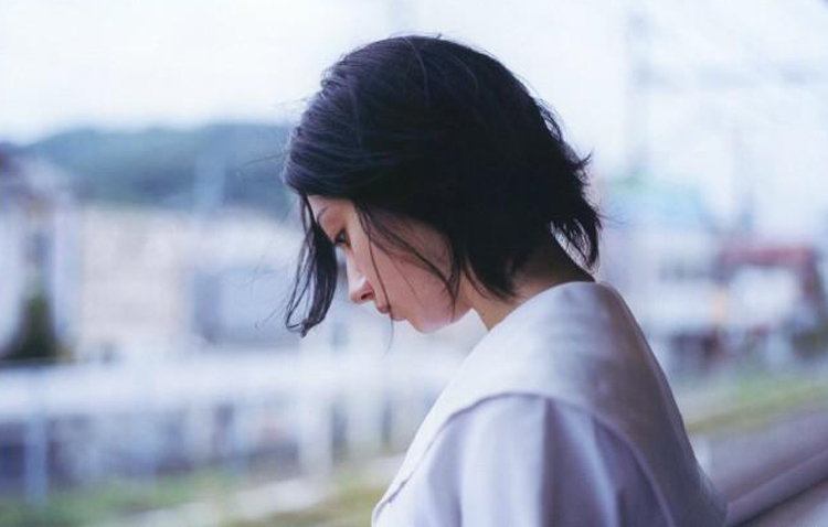 点击大图看下一张：日本女星户田惠梨香水手服清纯魅惑写真