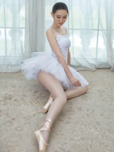 芭蕾舞美女潇潇丝袜长腿迷人诱惑写真