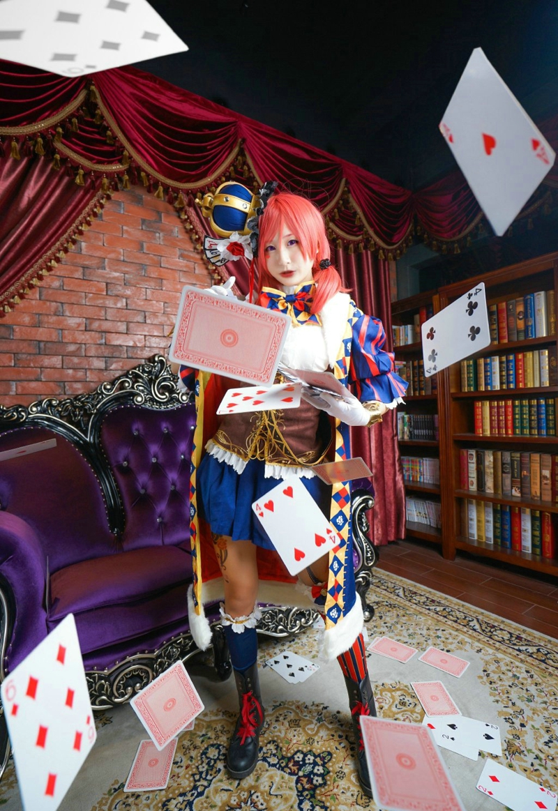 点击大图看下一张：lovelive!西木野真姬玩扑克牌出神入化
