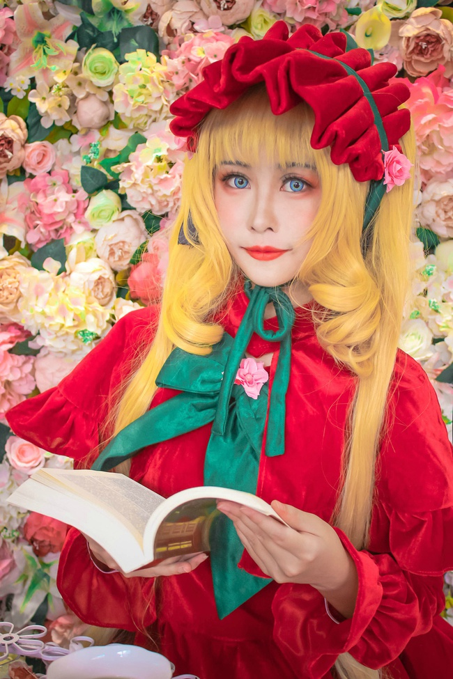 点击大图看下一张：蔷薇少女真红认真看书