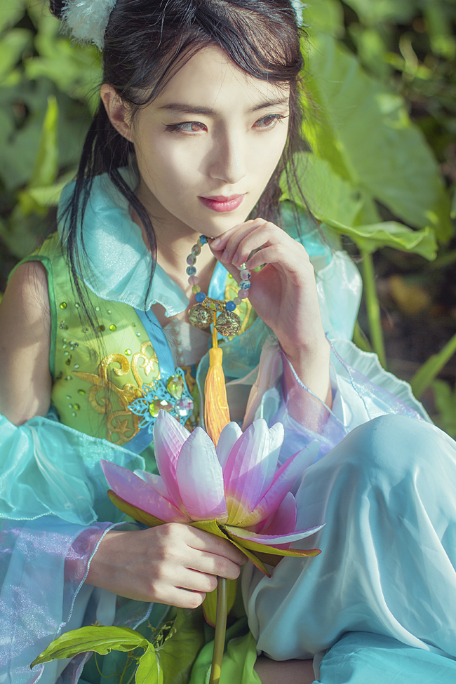 点击大图看下一张：诛仙碧瑶清新脱俗