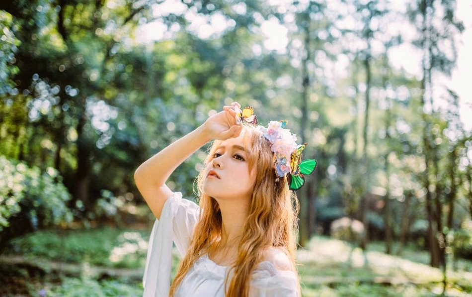 点击大图看下一张：森系金发美女白皙漂亮宛如蝴蝶仙子