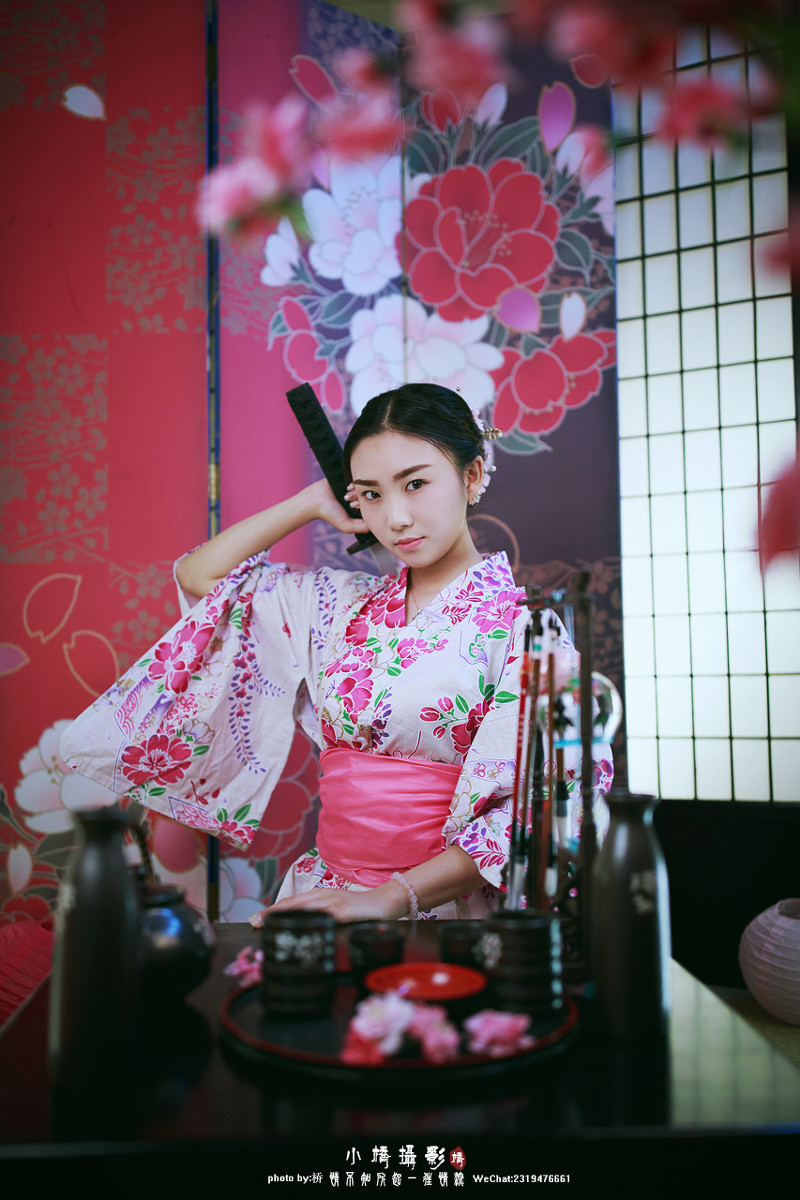 点击大图看下一张：日系甜美女孩私房和服唯美写真