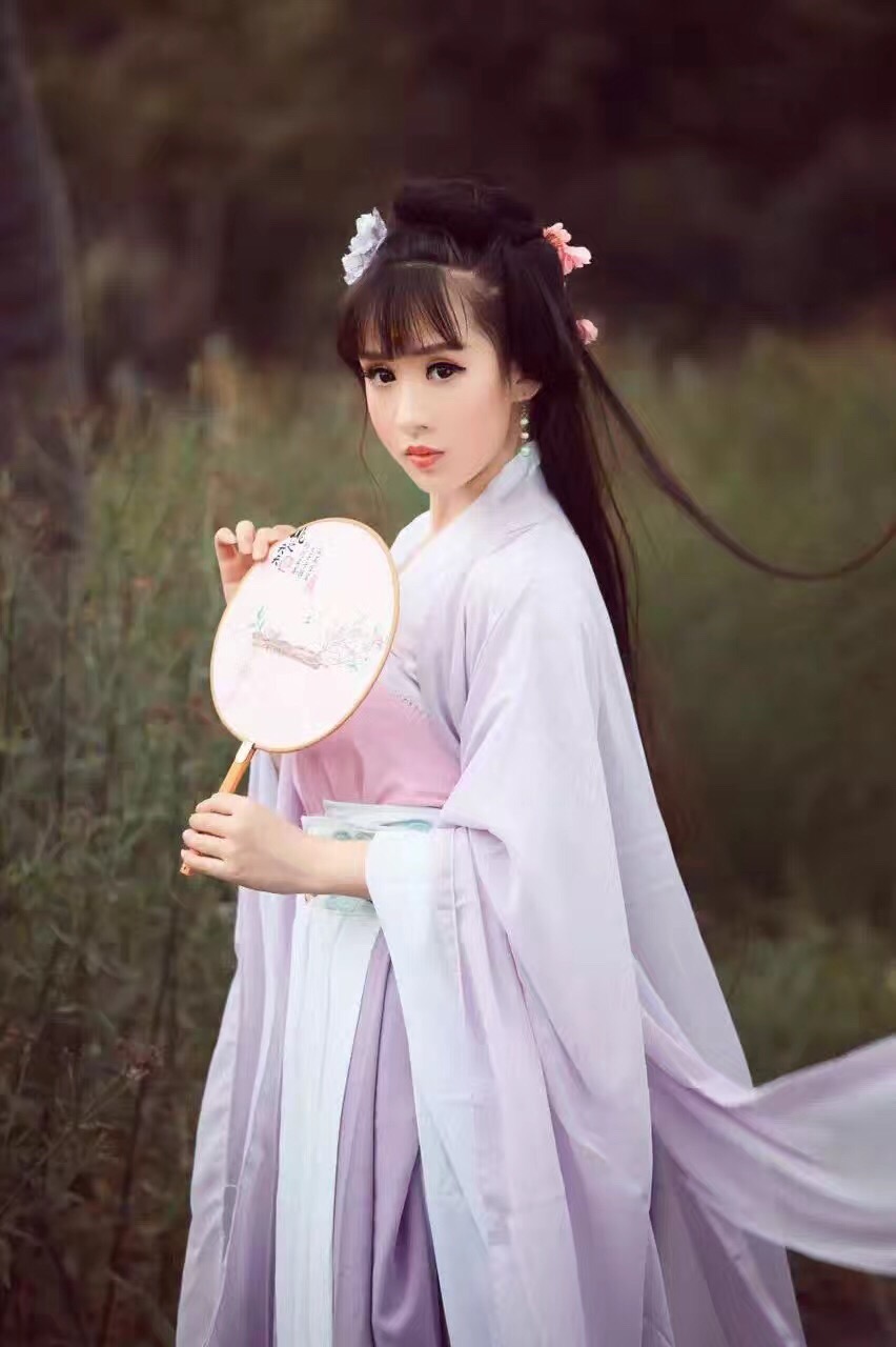 点击大图看下一张：晶钰文化刘海古装美女唯美写真